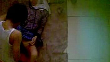 spycam - neightboor wearing jilbab having sex on the floor