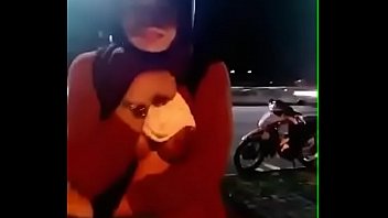 abg ini viral pamer susu dipinggir jalan - chalenge - tantangan