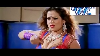 desimasala.co - Big Boob Sapna Huge Cleavage Show Item Song