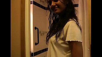 Indian Babe Divya In Shower