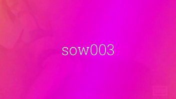 Guria gata socando consolo na buceta - cod: sow003