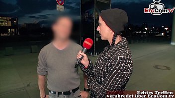 Frau schleppt mann ab beim public Sex casting