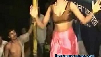 BENGALI GIRL HOT JATRA DANCE