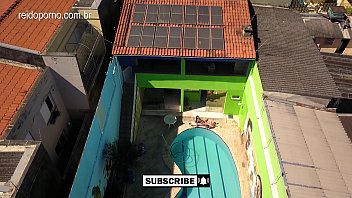 Vídeo incrível de DRONE em São Paulo que flagra casal fodendo ao lado da piscina - 4K