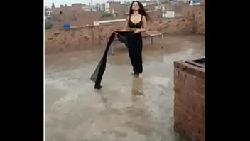 hot dance outdoor indian teen saree girl