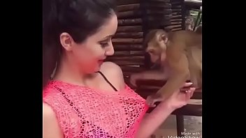 Girl boobz pressing in zoo